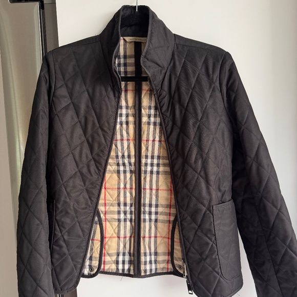 AUTHENTIC BURBERRY QUILTED BARN JACKET WITH NOVA PLAID LINING *RARE FIND* - Picture 7 of 7